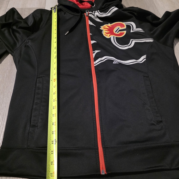 Calgary Flames Black and Red Men's Varsity Jacket Large - Picture 6 of 6